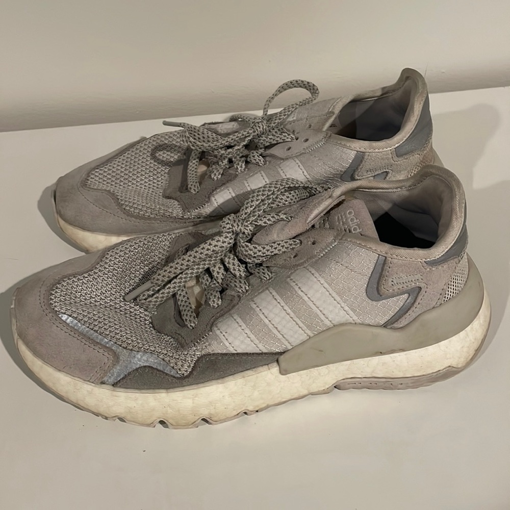 Womens adidas sneaker